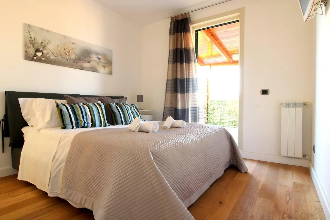 Suite Delicia Apartment - Attico con Terrazza Napoli 0*,